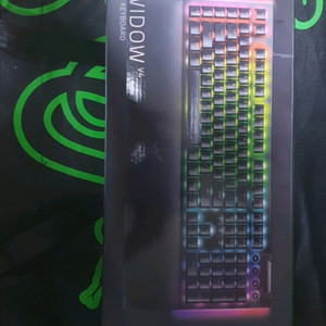 레이저 블랙위도우 v4 새상품