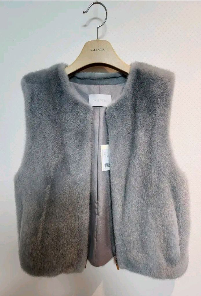 발렌시아 사가퍼 로얄등급 휘메일 밍크 집업 베스트 66사이즈 새제품--0