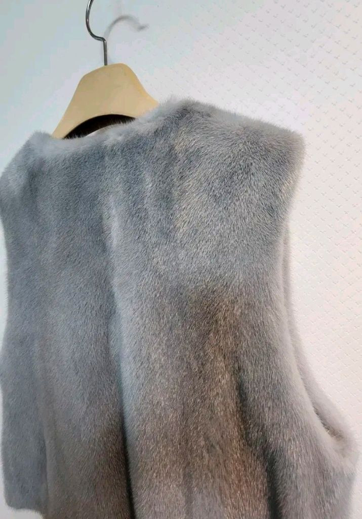 발렌시아 사가퍼 로얄등급 휘메일 밍크 집업 베스트 66사이즈 새제품--6