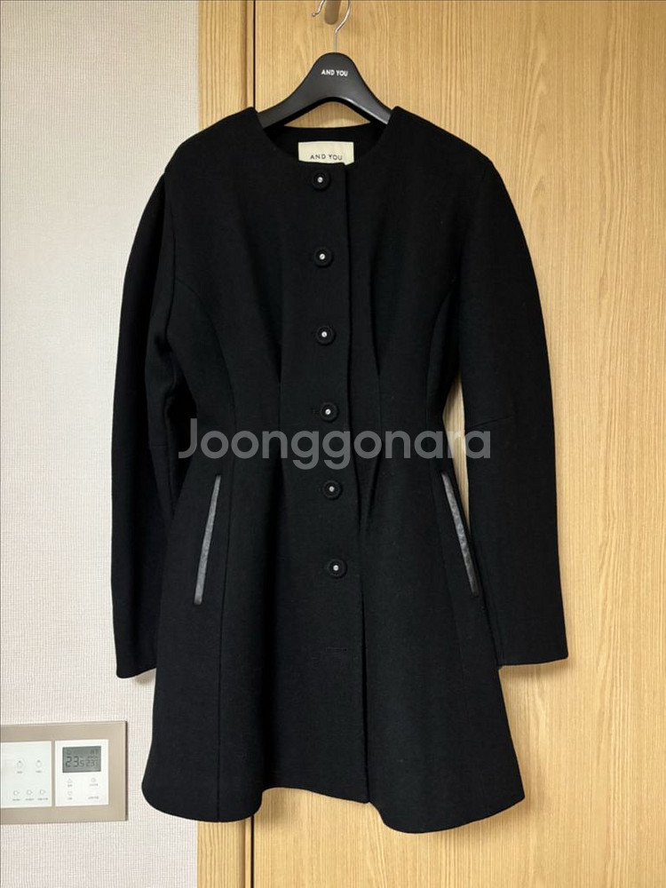 (1회착용) 앤유 TRAFALGAR Volume sleeve wool coat (Black) 55사이즈--2