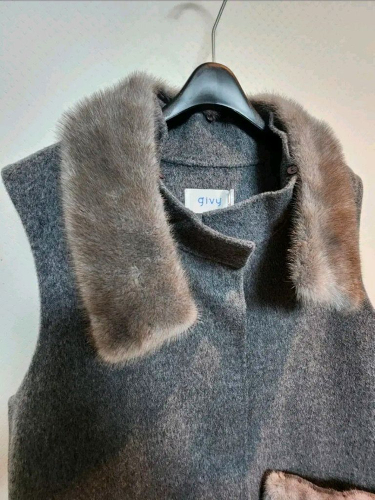 GIVY 기비 키이스 밍크 디테일 모100% 베스트 66사이즈 새제품 그레이컬러--6