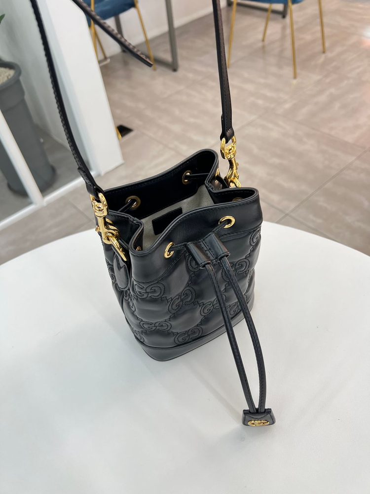 [럭스올 울산점]구찌 마틀라세 퀼팅 버킷백 블랙 728231 이미지