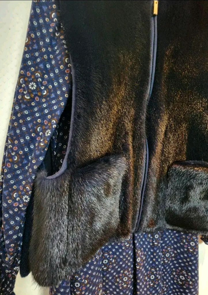 안지크 휘메일 밍크 집업 베스트 free사이즈 새제품 네이비컬러--2