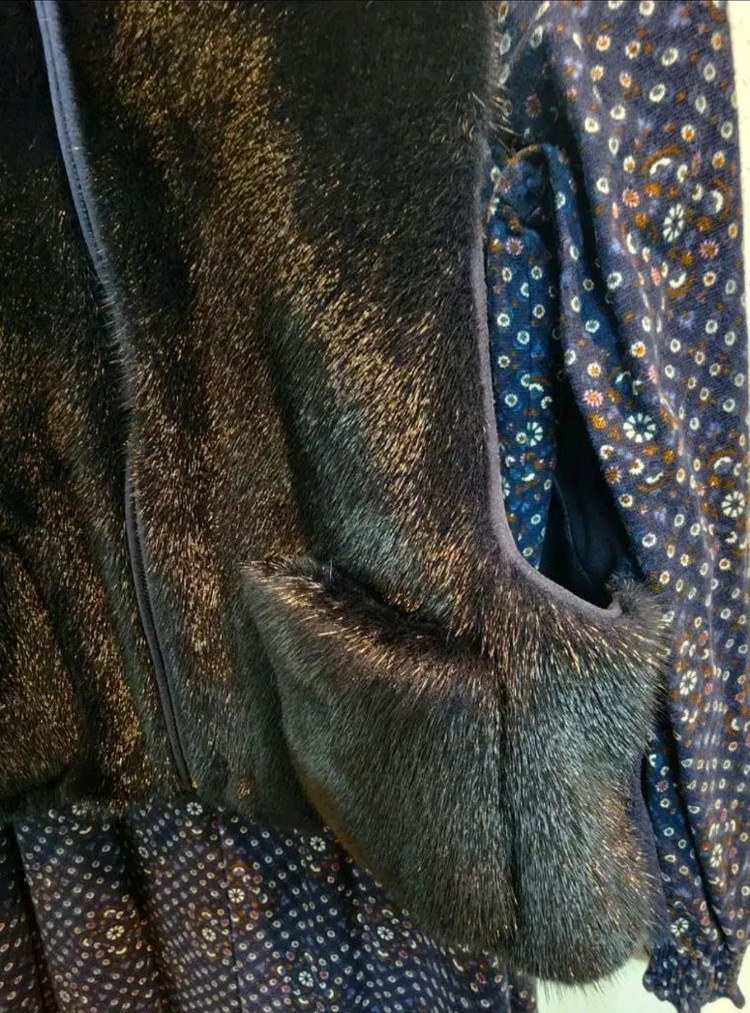 안지크 휘메일 밍크 집업 베스트 free사이즈 새제품 네이비컬러--3