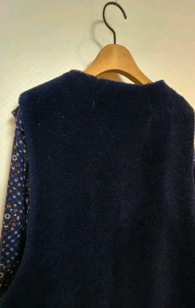 안지크 휘메일 밍크 집업 베스트 free사이즈 새제품 네이비컬러--6