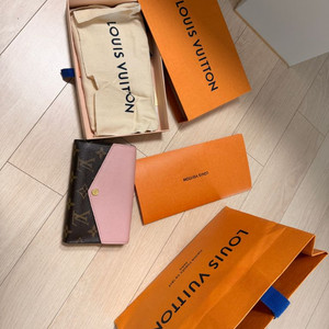 루이비통지갑