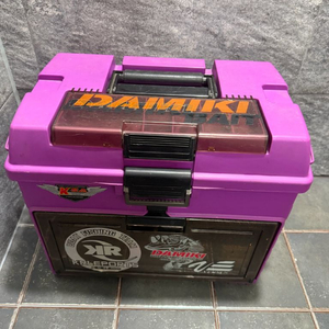 버서스x메가배스 콜라보 한정판 태클박스 이미지