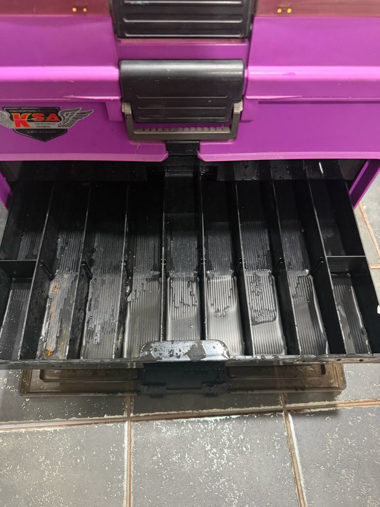 버서스x메가배스 콜라보 한정판 태클박스 이미지