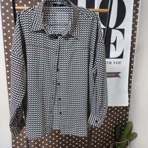 오버핏 체크 패턴 셔츠