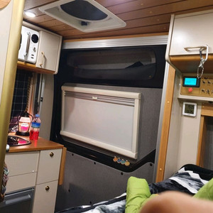 르노마스터 밴 캠핑카 이미지