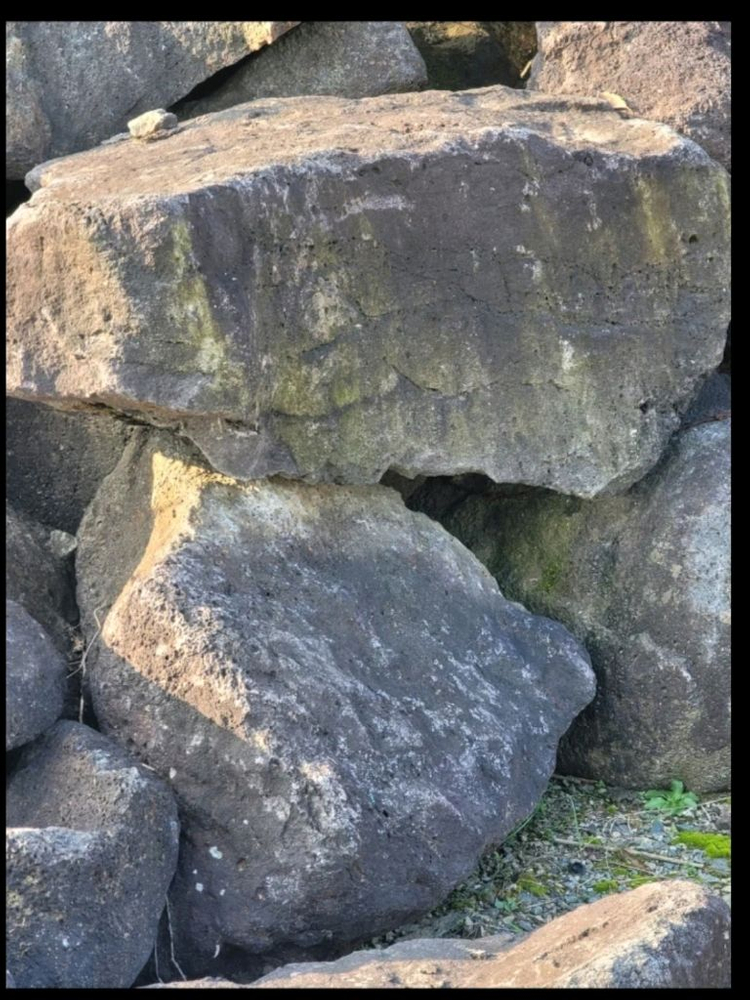 현무암 자연석 조경석 제주도 철원 곰보돌 돌 석축--4