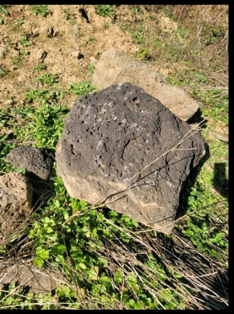 현무암 자연석 조경석 제주도 철원 곰보돌 돌 석축--3