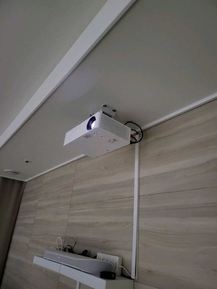 LG 4K 시네빔 HU70LA + 120인치 스크린 일괄 (상태최상) 이미지