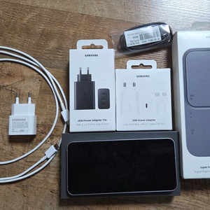 갤럭시 S25+ 256 아이스블루 / KT 정상해지(공기계) / 정품충전기+무선충전기 포함