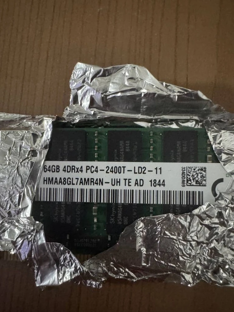 DDR4 ECC REG 2400 64GB 서버 메모리 이미지