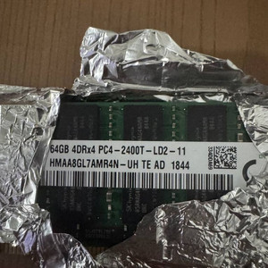 DDR4 ECC REG 2400 64GB 서버 메모리 이미지