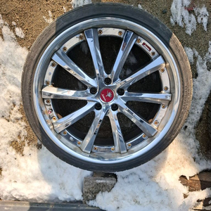 비슈누 워크 크란제 20인치 정품 휠 한대분 팝니다 중고