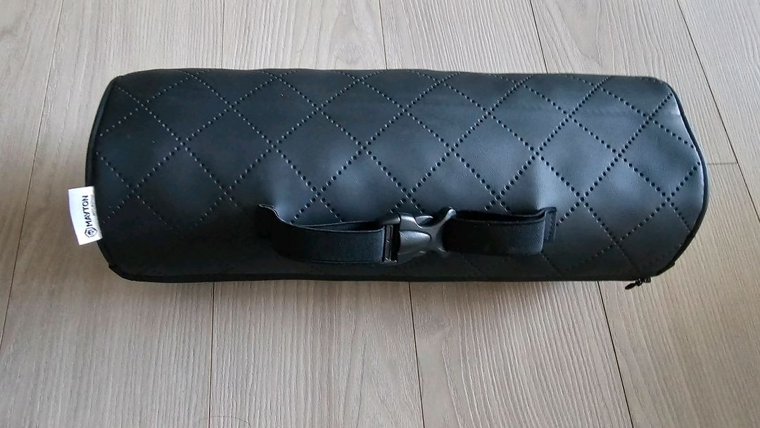 차량용 목쿠션 팝니다.--1