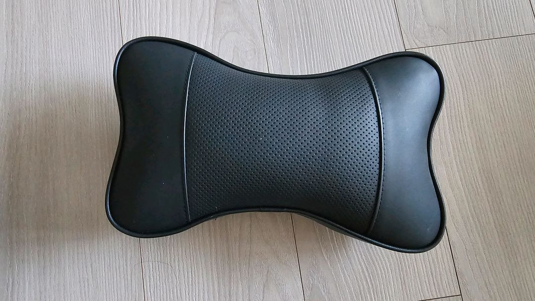 차량용 목쿠션 팝니다.--2