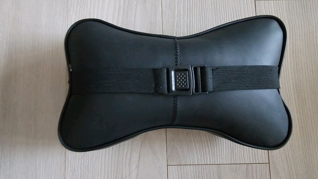 차량용 목쿠션 팝니다.--3