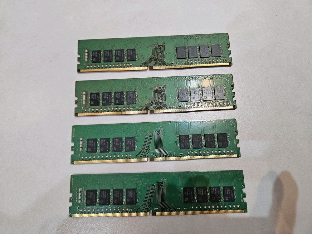 PC용 삼성램 DDR4 16GB 2400 1개당 가격--1