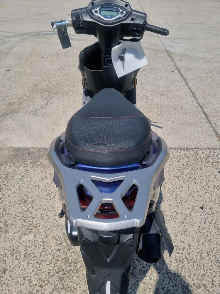 하우즈즈끼 초특판 스쿠터 USR125--1