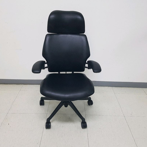 휴먼스케일 프리덤 헤드레스트의자