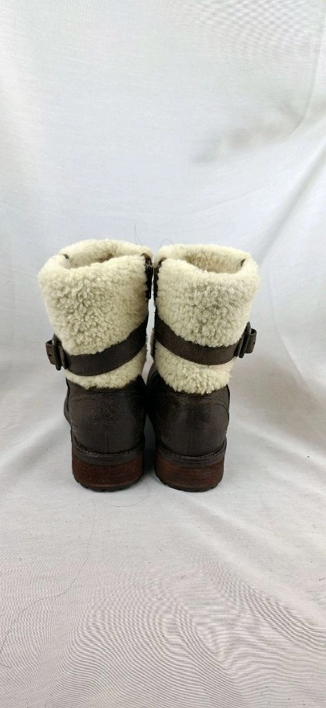 230 UGG 어그부츠 앵글부츠 겨울부츠 이미지