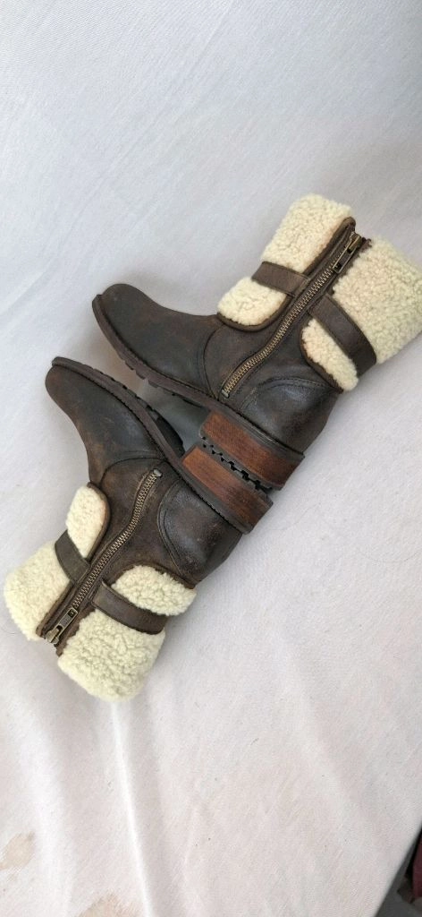 230 UGG 어그부츠 앵글부츠 겨울부츠 이미지