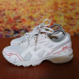 아식스 젤 1090 버치 ,235