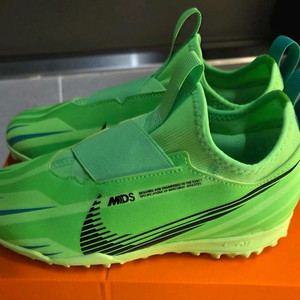 나이키 줌 머큐리얼 베이퍼 풋살화 새상품 235