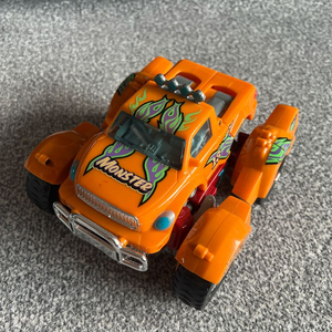 또봇 V 몬스터 변신 로봇 판매합니다