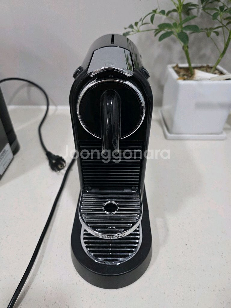 네스프레소 시티즈 캡슐 커피머신 D113 블랙 판매--0