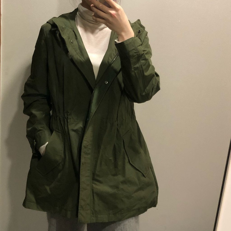 빈폴 레이디스 20년 40만원대 고퀄 탄탄 바스락 바람막이 사파리야상점퍼--0