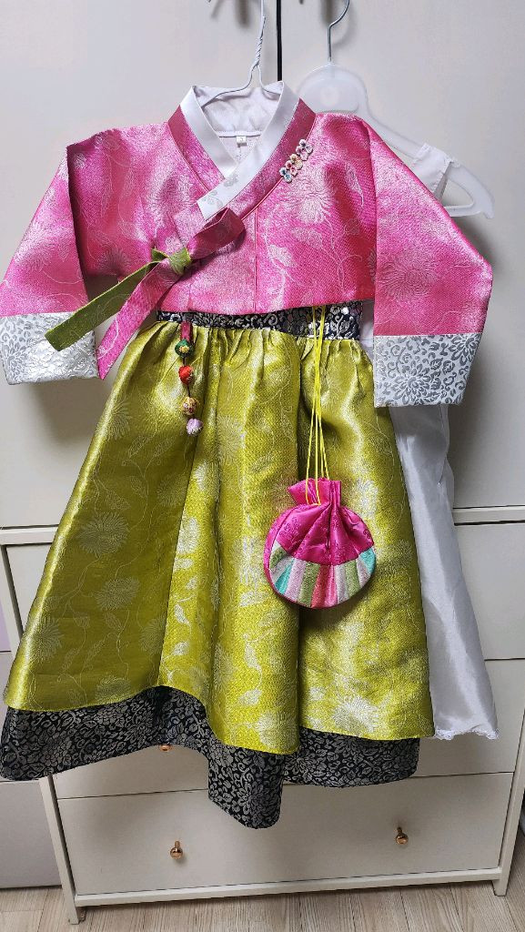 여아한복 3호 2만원.속치마포함 이미지