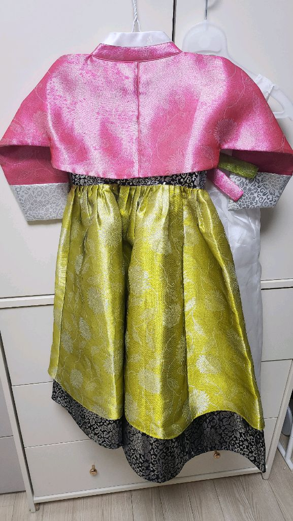 여아한복 3호 2만원.속치마포함 이미지