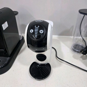 네스카페 돌체구스토 지니오S 커피머신 화이트 판매 이미지