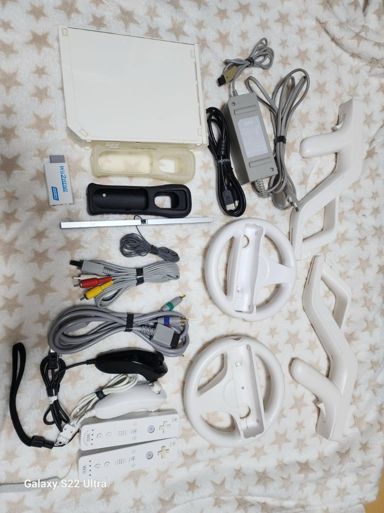 닌텐도 Wii 본체 .2인셋트 부속전부포함.HDMI변환기.HDMI선 전부포함작동이상없음.--0