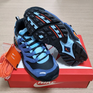 나이키 에어 테라 휴마라SP 275사이즈 새제품 13만