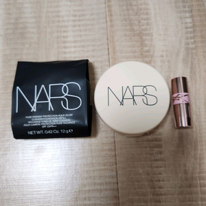 나스 퓨어 래디언트 아쿠아 글로우 쿠션 본품 팝니다