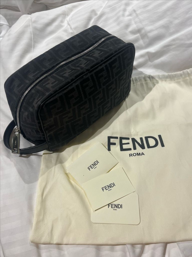 펜디 FF 토일레트리 백--0