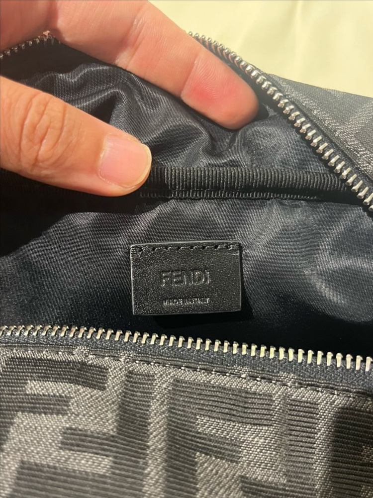 펜디 FF 토일레트리 백--1