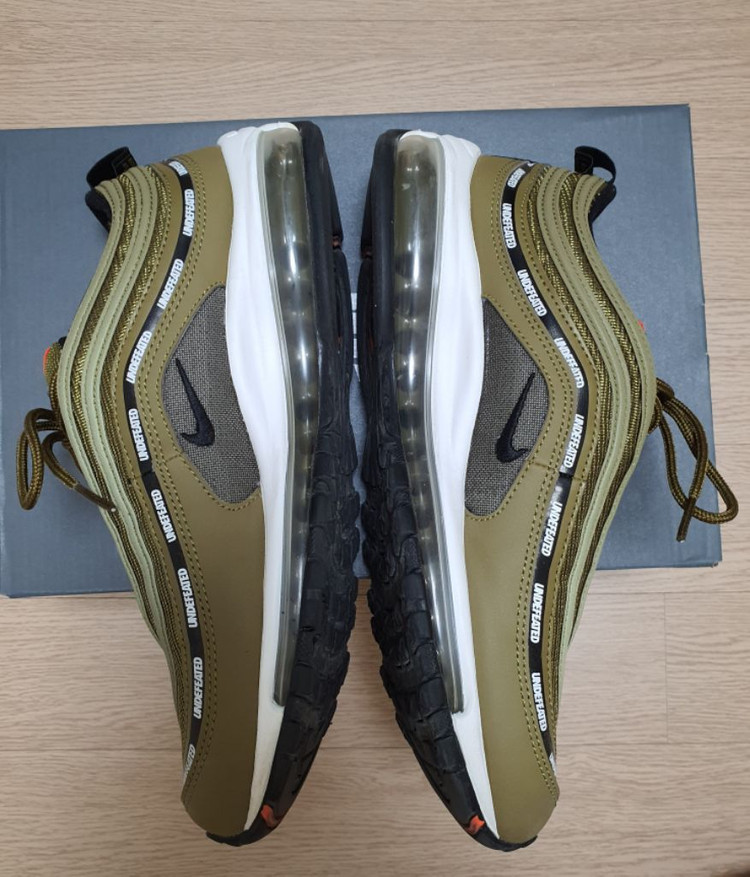 나이키 언디핏 맥스97 카키 275사이즈 11만원--1