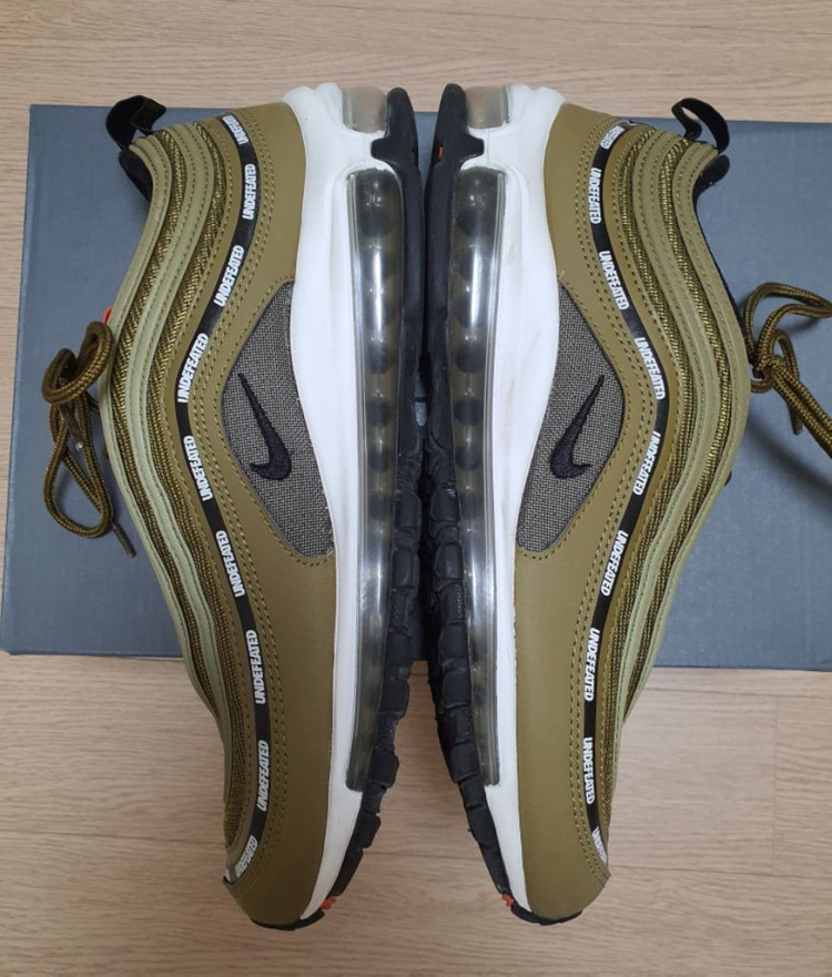 나이키 언디핏 맥스97 카키 275사이즈 11만원--2