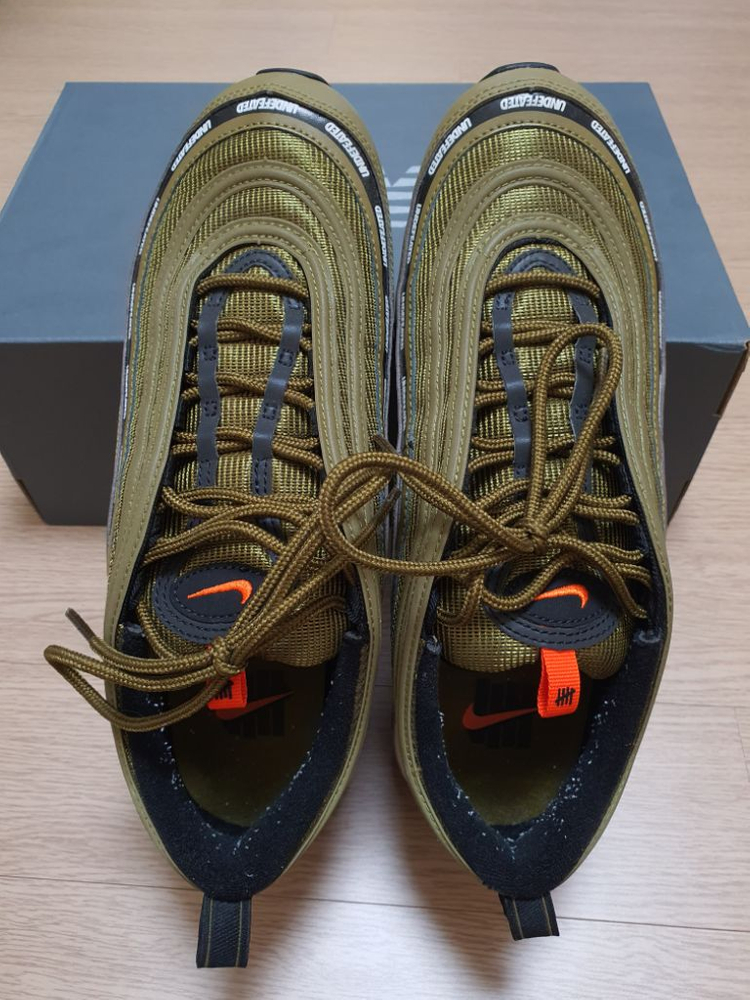 나이키 언디핏 맥스97 카키 275사이즈 11만원--4