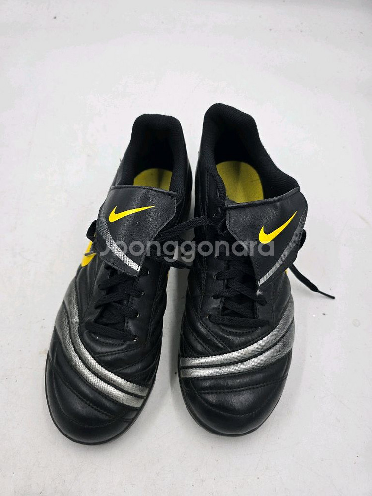 나이키 축구화 275--0