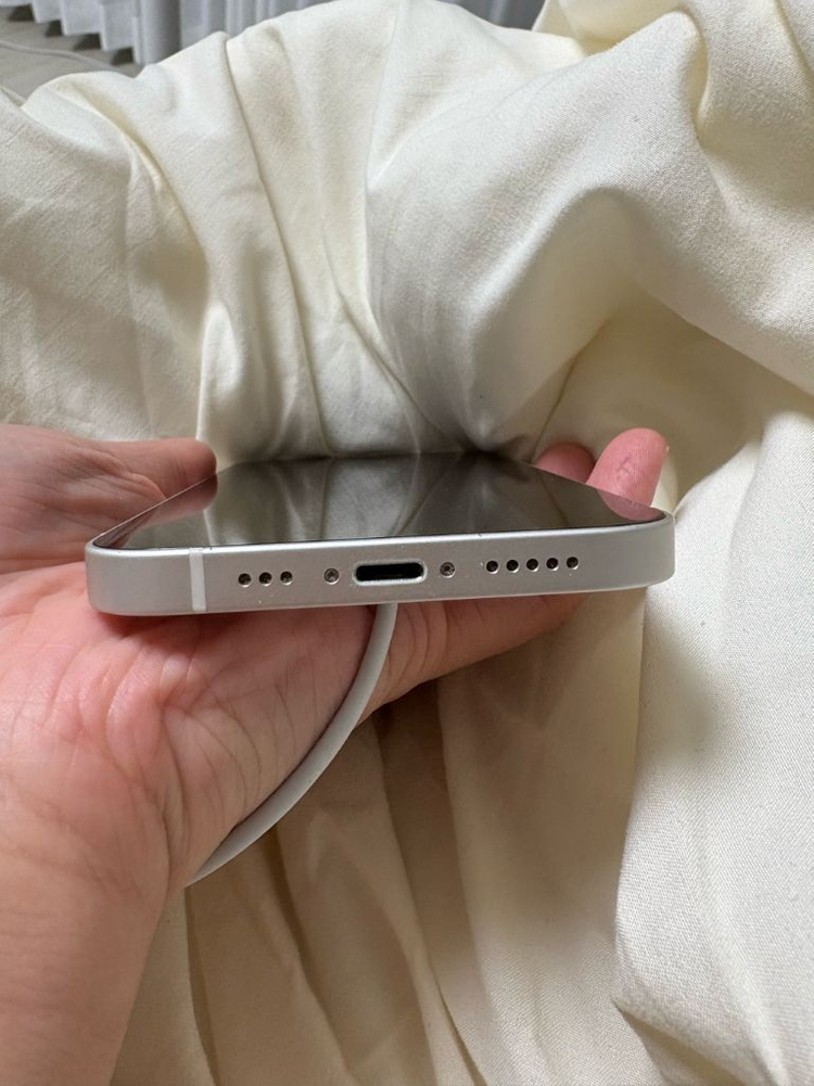 아이폰 12 128gb 화이트 판매(네고가능) 이미지