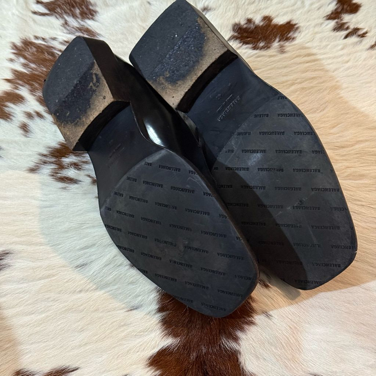 발렌시아가 BB 로고 로퍼 260 판매합니다.--2