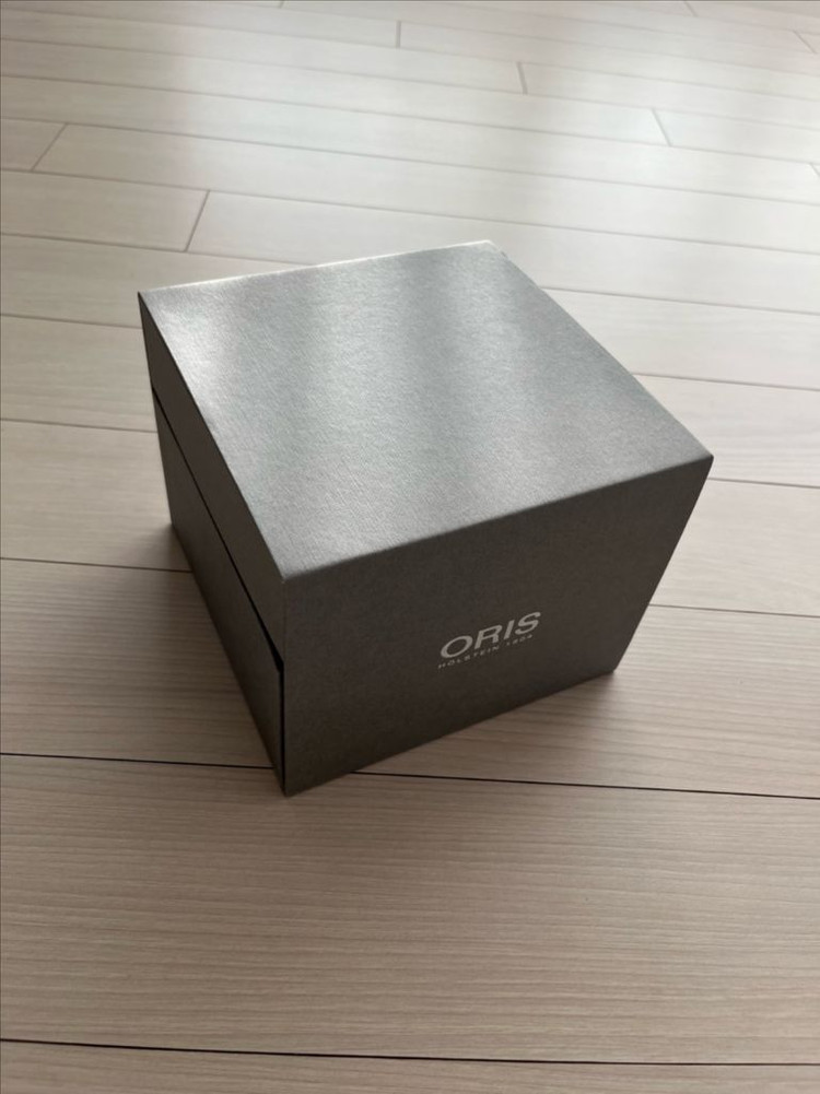 오리스(oris) 아퀴스(애커스) 릴리프 41.5mm 체리레드 이미지