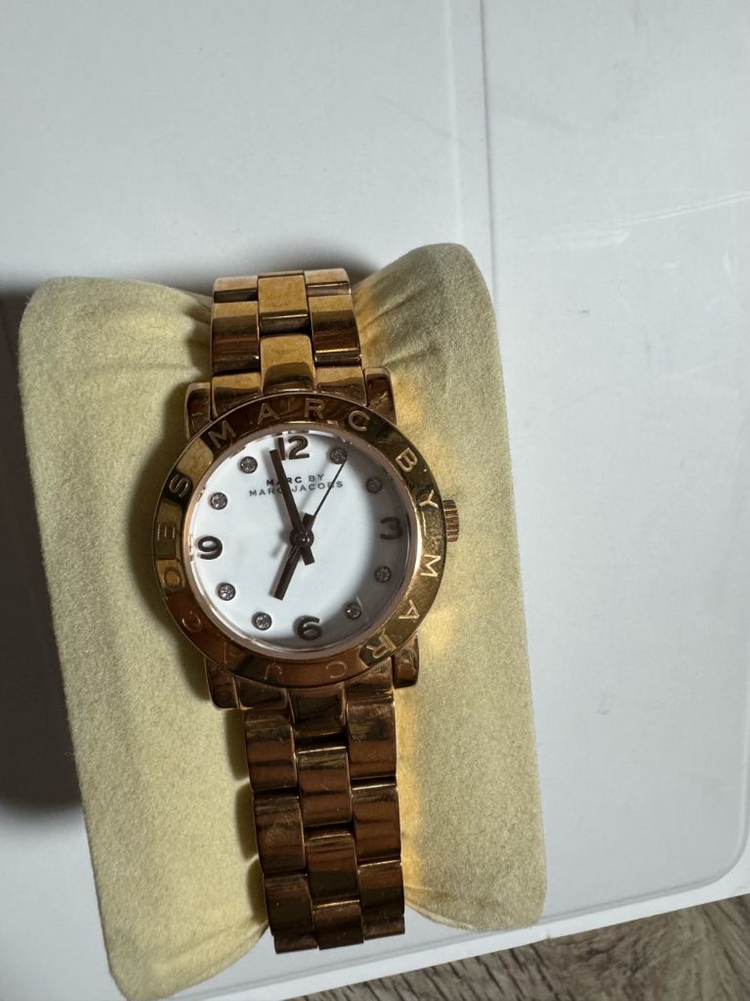 마크제이콥스 금장 여성 손목시계--1
